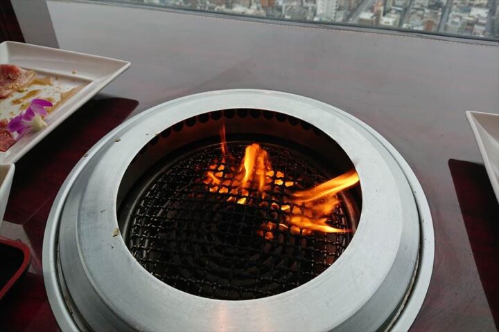 叙々苑 東京スカイツリータウンソラマチ店 食事中に焼肉グリルが炎上