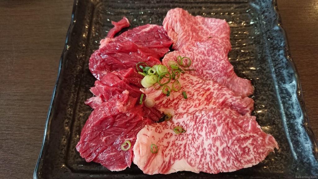 熔岩焼肉 牛火 南柏店の和牛ロース・ハラミ定食の肉拡大写真