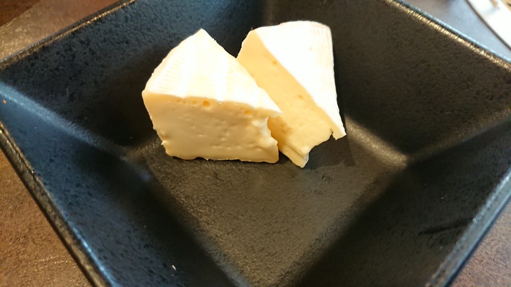 焼肉 宝島の90品以上食べ放題のカマンベールチーズ(1人前)