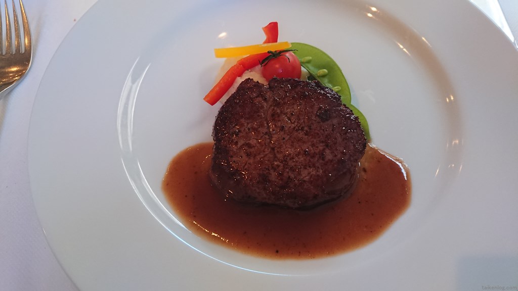 松戸 ラッフル ランチコースB メイン フィレ肉のステーキ
