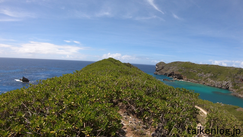 南島の丘(東尾根)頂上からの眺望 南側方向 右側は鮫池