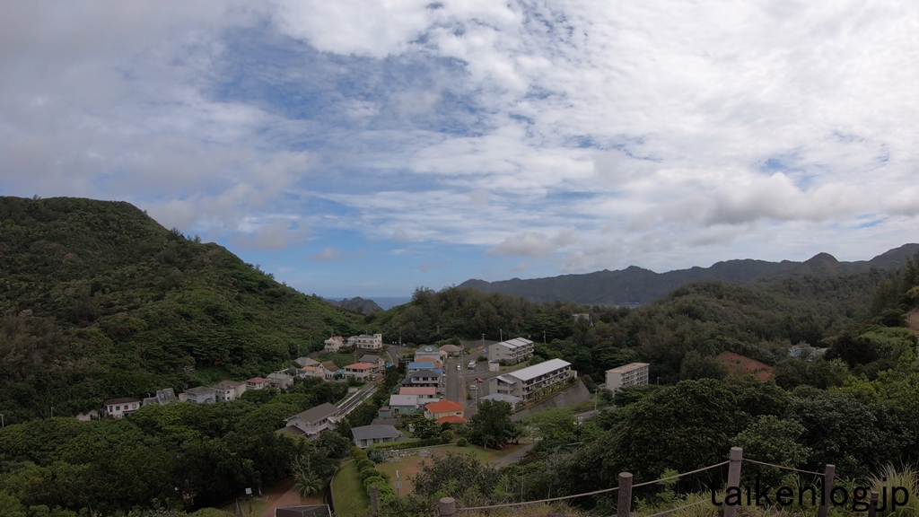 父島 大神山の山頂展望台からの眺め 北側