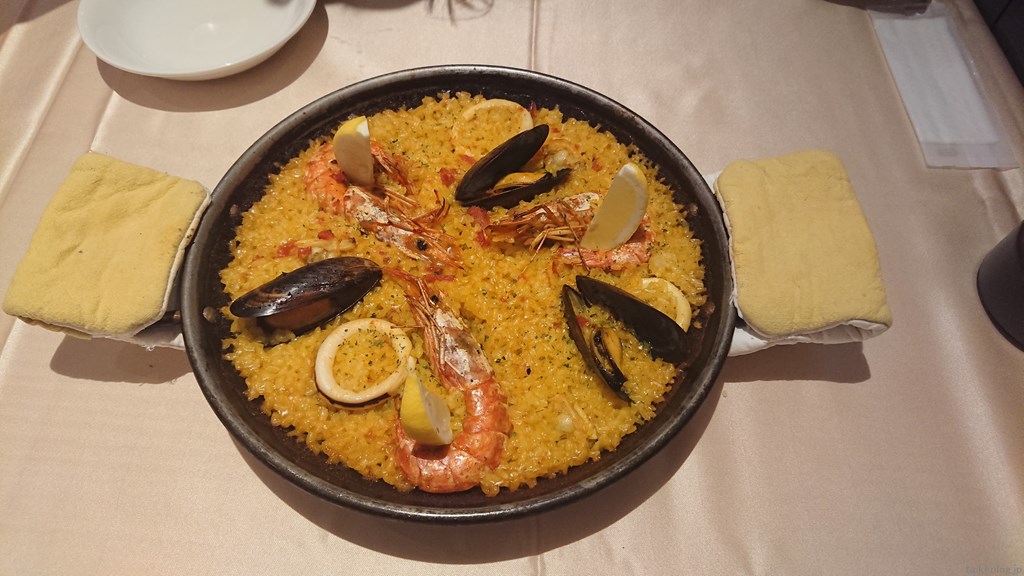 スペイン食堂 フェスタマリオのランチメニューの地中海風 海の幸のパエリア