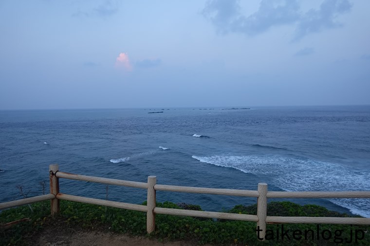 宮古島 東平安名岬から見たパナリ干瀬(びし)