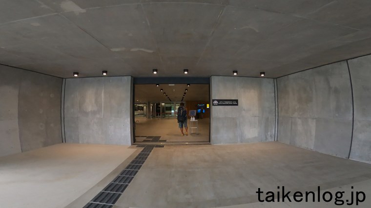 下地島空港ターミナル 出発時の建物の入り口