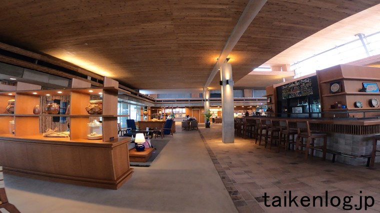 下地島空港出発ターミナルのカフェ