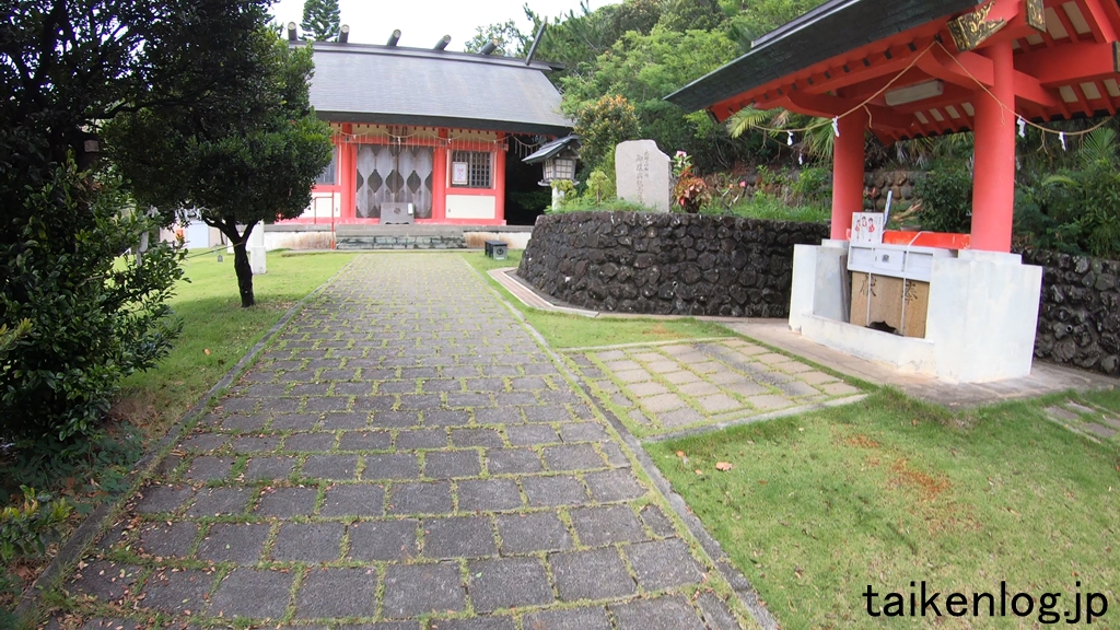 父島 大神山神社の境内