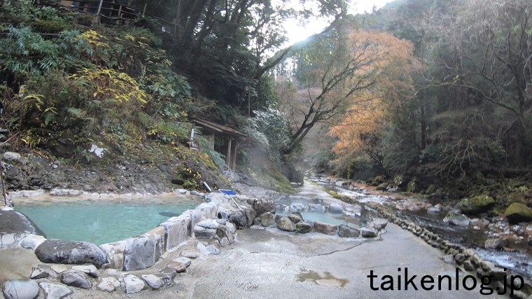 大滝温泉 天城荘 川下側の露天風呂