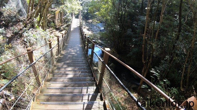 河津七滝 蛇滝(へびだる)手前の吊り橋