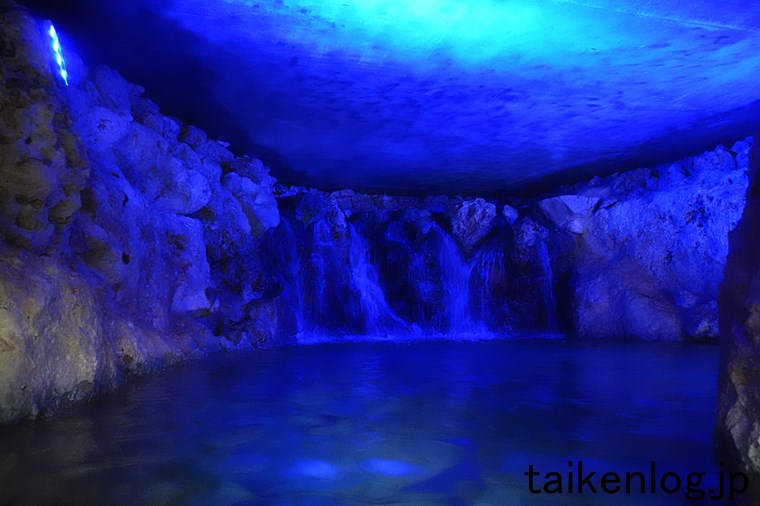 シギラ黄金温泉ジャングルプール洞窟湯の内部
