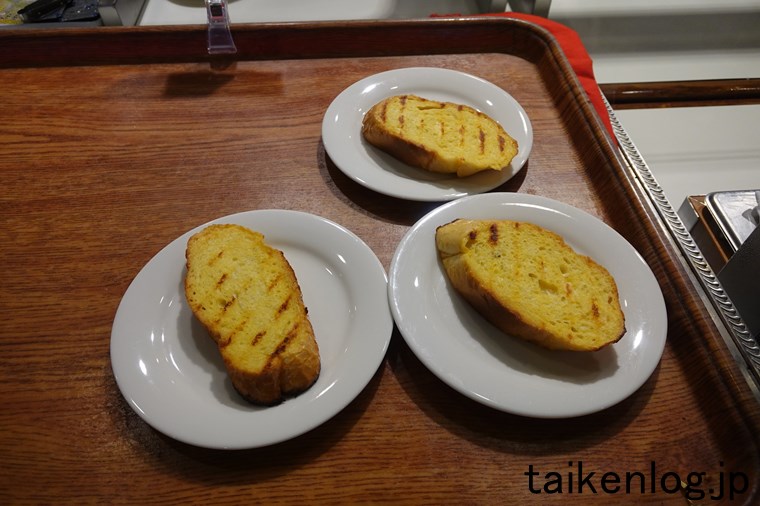 石垣島 南の美ら花 ホテルミヤヒラ 朝食ビュッフェのフレンチトースト