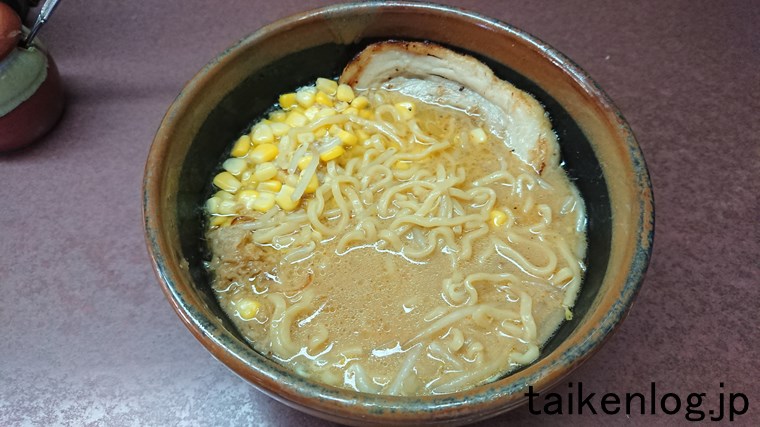田所商店 麺場 龍吟の北海道味噌ラーメン 麺大盛でも丼は普通サイズ