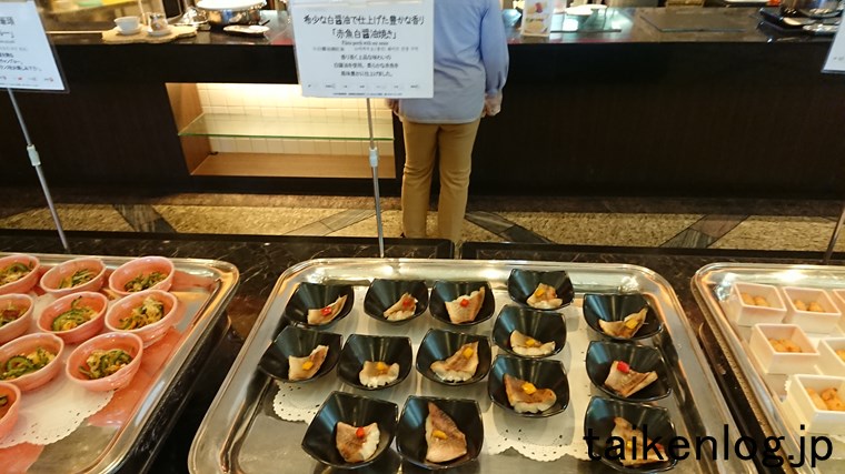 沖縄かりゆしアーバンリゾート・ナハ 朝食ビュッフェ 赤魚白醤油焼き