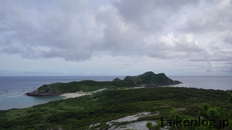 裏ヶ丘展望台(手前)から南側の眺望(ウン島が見える)