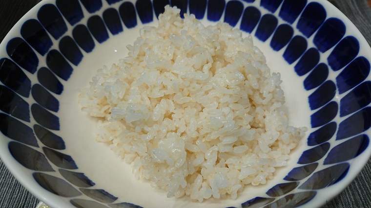 炊飯器で炊いた自然栽培米ササニシキ