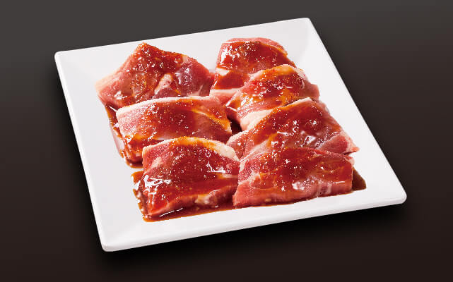 焼肉きんぐのきんぐコース以上から注文できる期間限定メニューのラム肉 北海道ソラチの特製だれ ラムジンギスカン 焼肉きんぐの公式Webサイトの写真