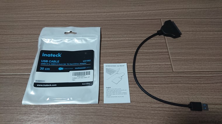 InateckのSATA-USB 3.0 変換アダプタケーブル UA1002の付属品一式