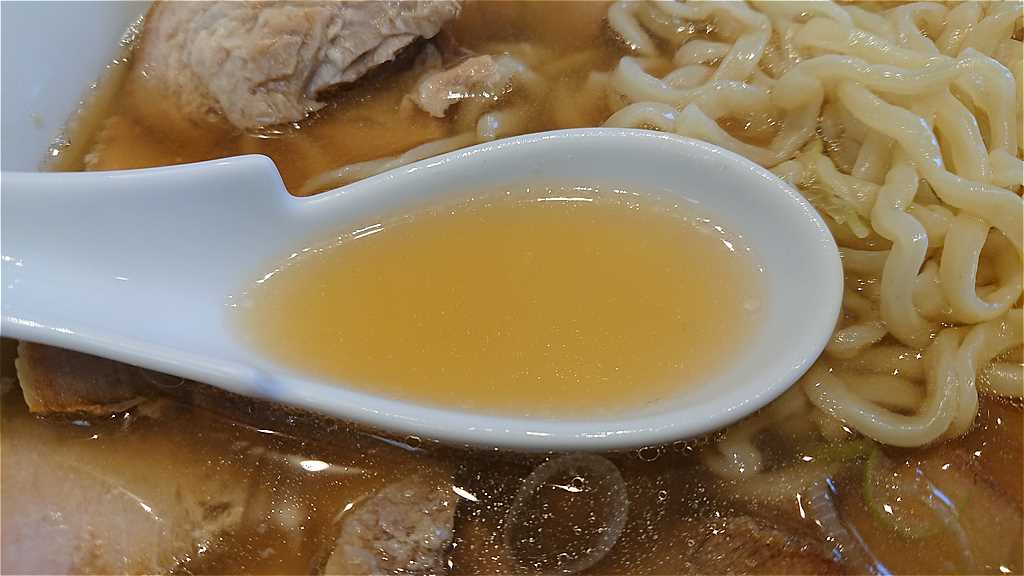 喜多方ラーメン坂内の焼豚ラーメンのスープ