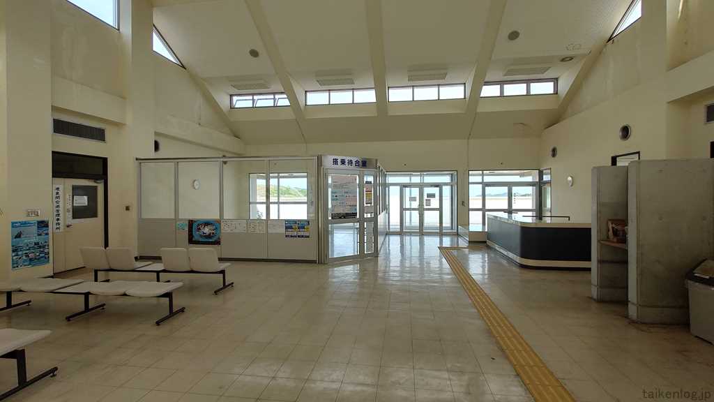 慶良間空港管理事務所の内観