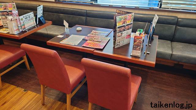 ステーキガスト 松戸梨香台店のテーブル席