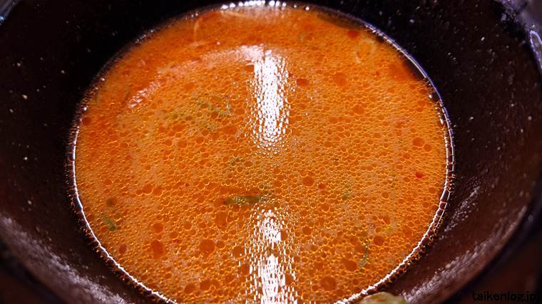 スシローのカラシビ味噌ラーメンのスープ