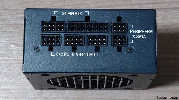 CORSAIR SF450 CP-9020104-JPの外観 プラグインケーブル接続側