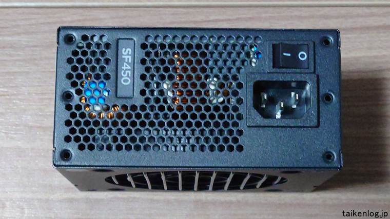 CORSAIR SF450 CP-9020104-JPの外観 AC電源ケーブル接続側