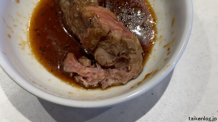 ペッパーランチのワイルドジューシーステーキはスジが多くレアだと咀嚼はほぼ不可能