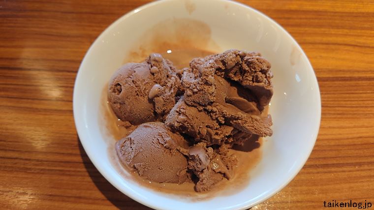 ホテルロコアナハ 朝食ビュッフェのブルーシールアイスクリームのチョコレート
