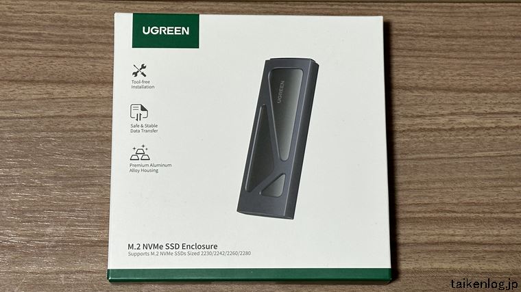 UGREENのM.2 SSD 外付けケースの外箱 表面