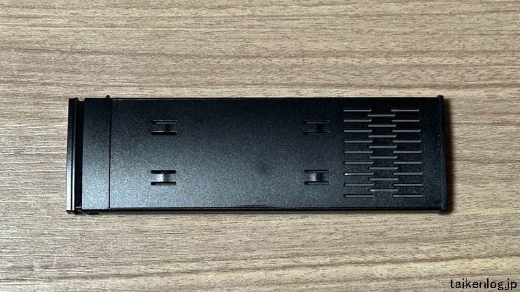 UGREENのM.2 SSD 外付けケースの内側 底面