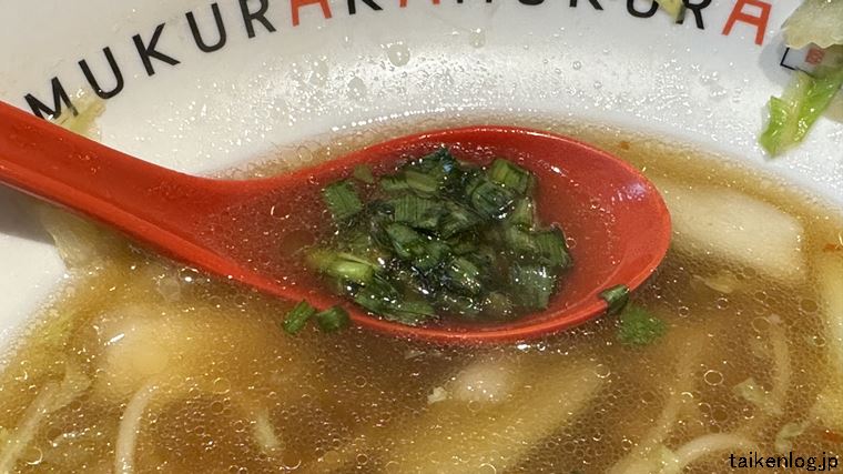 どうとんぼり神座(かむくら) おいしいラーメンにニラを入れ過ぎるとスープの風味が無くなる