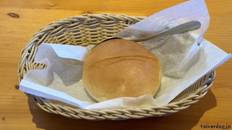 コメダ珈琲店のモーニングセットのローブパン