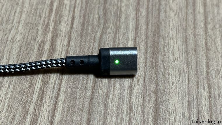SUNTAIHO データ転送対応 マグネット式 充電ケーブルの緑色LED