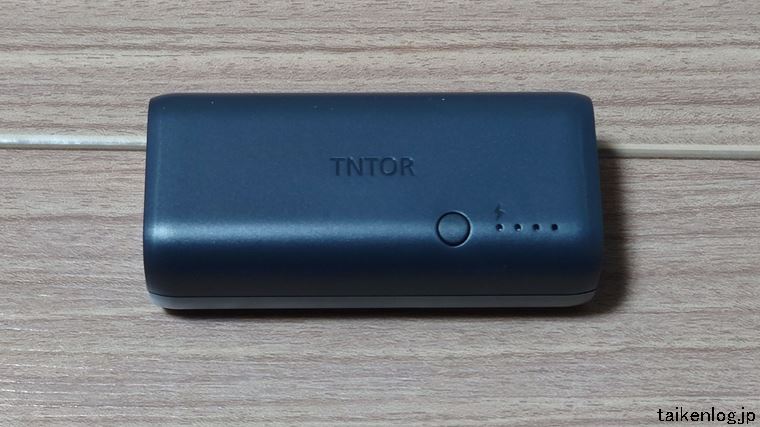 TNTOR モバイルバッテリー 超軽量 5000mAhの外観 正面