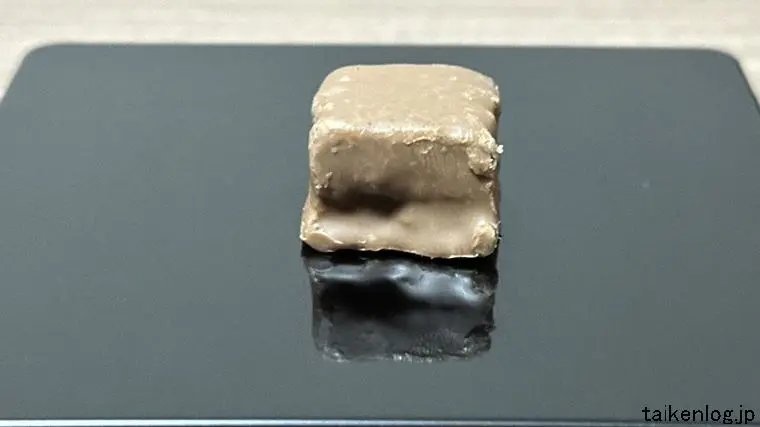 ブラックサンダーひとくちサイズ ナッツ＆ショコラの外観 側面