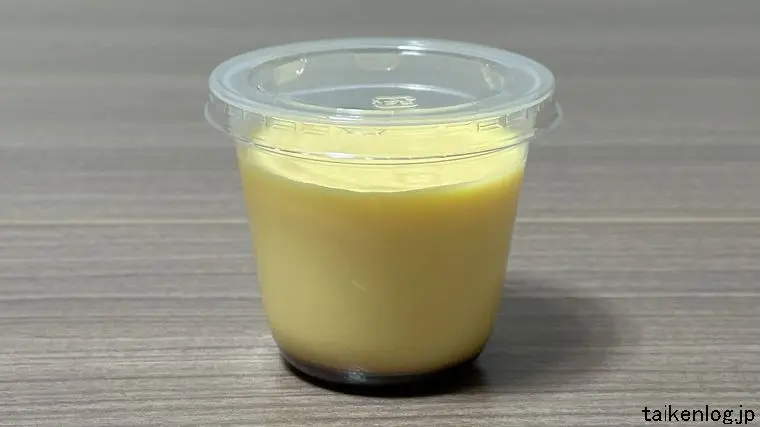 シャトレーゼ 契約農場たまごのプリンのパッケージラベルを剥がした状態