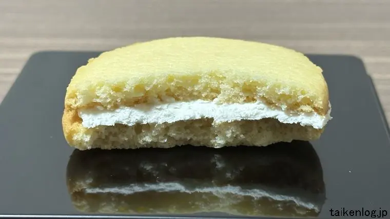森永製菓 ディアバターガレットサンド ミルククリーム 断面