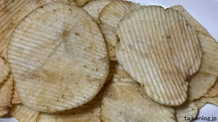 ポテトチップス ザ厚切りのためのうすしお味 拡大