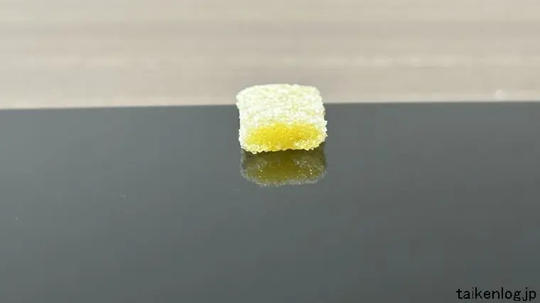 フェットチーネグミ 楊枝甘露(ヨンジーガムロ)味の外観 断面