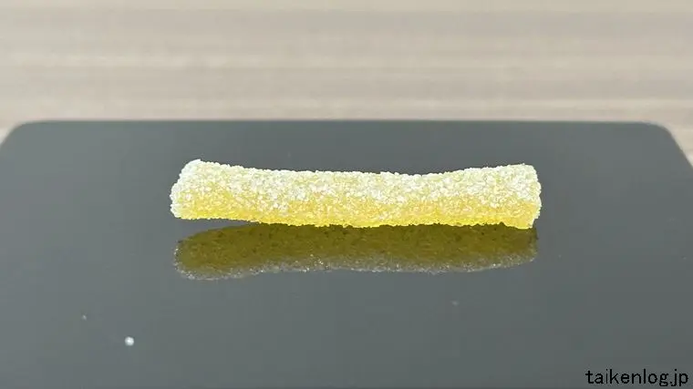 フェットチーネグミ PREMIUM 愛媛県産紅まどんな味の外観 側面