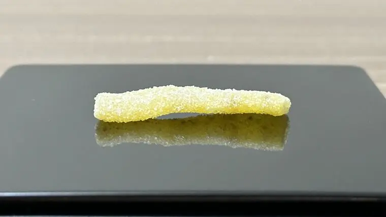 フェットチーネグミ 楊枝甘露(ヨンジーガムロ)味の外観 側面