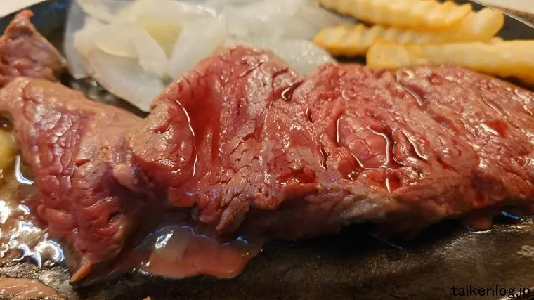 ジャッキーステーキハウスのテンダーロインステーキ Mサイズ(200g)の肉汁