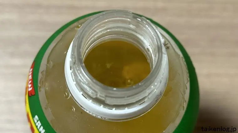 サンガリア ウィスパーの蓋を開封した状態