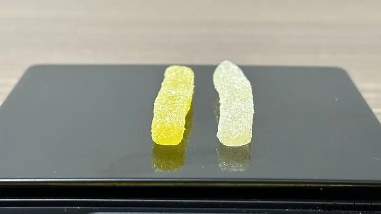 スッパイ大作戦 パイナップル味&ライチ味の外観 側面