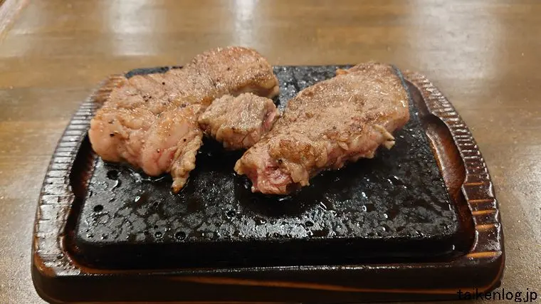 やっぱりステーキ 新都心真嘉比店の中落ちカルビステーキ180g 全容