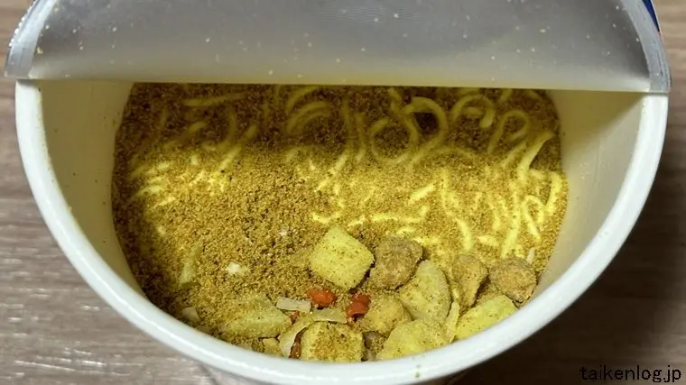 エースコック よこすか海軍カレー ラーメンの麺
