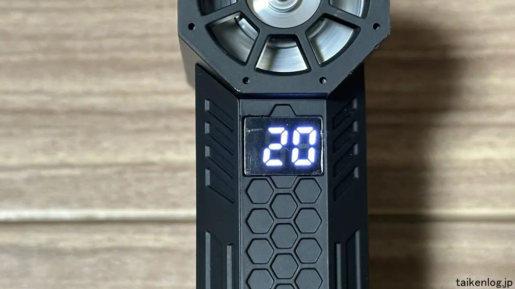 Aetyt 電動エアダスター背面の風速ディスプレイ