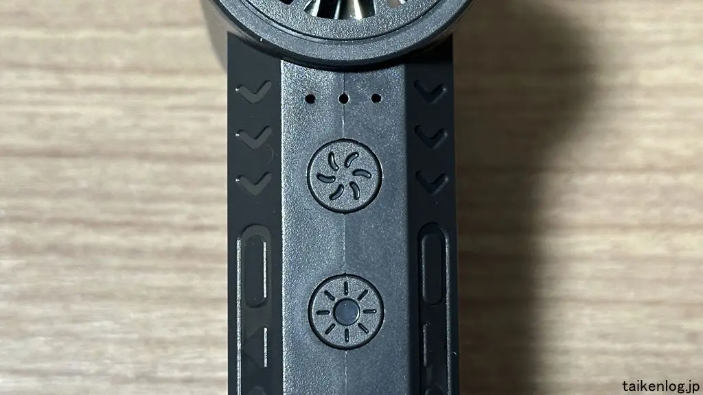アリエクスプレスで購入した 電動エアダスターのボタン