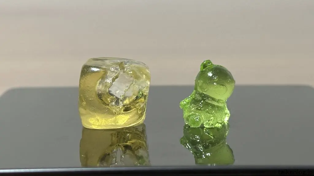 ベアインアイスグミの外側グミと中に入っていた熊型のグミ